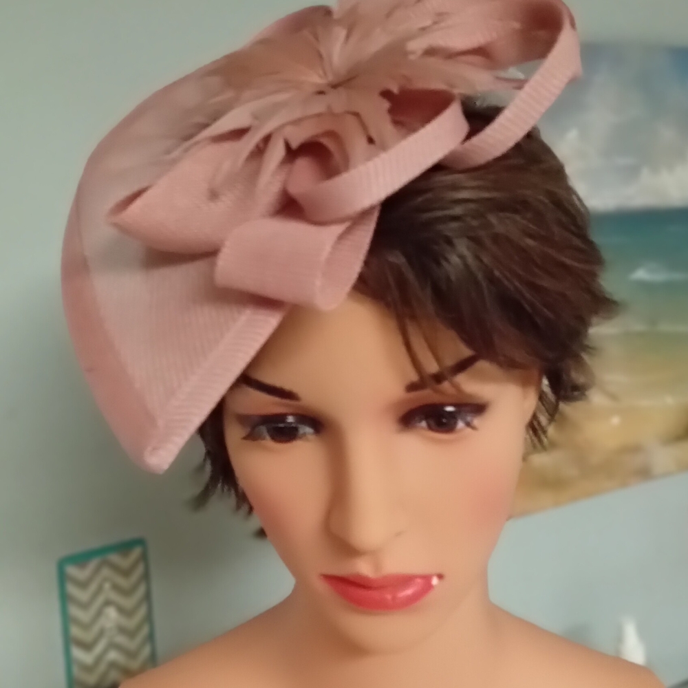 Elegant Pink Fascinator for Women